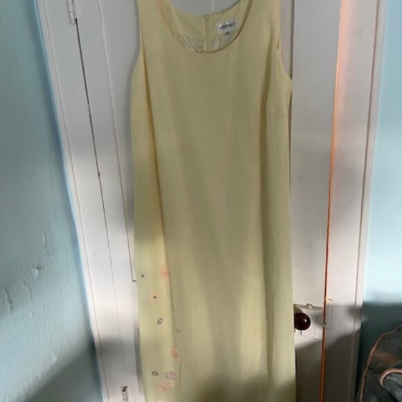 Women's Dress Set - Picture 2 of 3